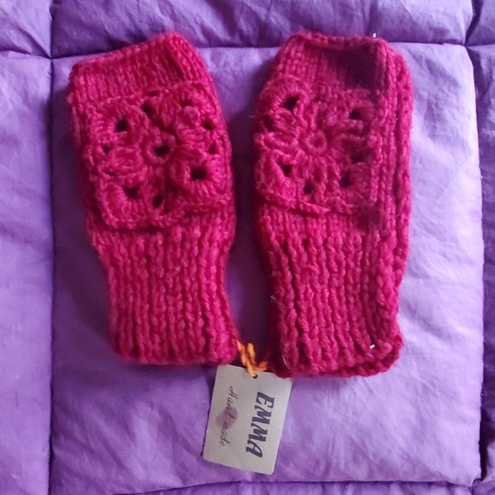 Red Hand-Knit Fingerless Gloves OS NWT